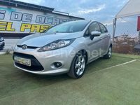 Usado Ford Fiesta Trend 95 CV (69 kW) 2010 Gris / plata Utilitario