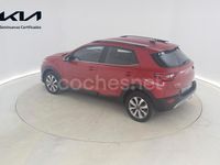 Usado Kia Stonic 100 CV (73 kW) 2024 Granate SUV
