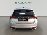 Usado Skoda Scala Selection 115 CV (84 kW) 2025 Gris / plata Utilitario