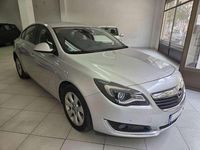 Usado Opel Insignia Selective 120 CV (88 kW) 2017 Plateado Berlina