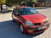 Usado Renault Clio II Authentique 80 CV (58 kW) 2004 Granate Berlina