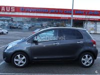 Usado Toyota Yaris Connect Style 101 CV (74 kW) 2011 Gris / plata Utilitario