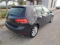 Usado VW Golf VII Advance 115 HP (84 kW) 2020 Cinzento Sedan