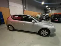 Usado Hyundai i30 Classic 90 CV (66 kW) 2009 Gris / plata Berlina