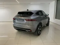 Usado Jaguar E-Pace R-Dynamic 163 CV (119 kW) 2023 Gris / plata SUV