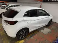 Używany MG MG3 Luxury 195 KM (143 kW) 2024 Biały Hatchback