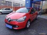 Usado Renault Clio IV Zen 90 CV (66 kW) 2016 Rojo Berlina