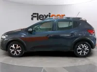 Usado Dacia Sandero Essentiel 91 CV (66 kW) 2023 Gris Berlina