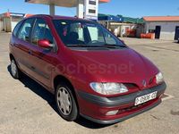 Usado Renault Scénic 100 CV (73 kW) 1999 Granate Monovolumen