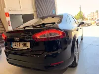 Usado Ford Mondeo Limited 140 CV (102 kW) 2014 Negro Berlina