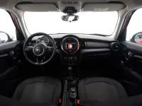 Usado Mini ONE 103 CV (75 kW) 2020 Rojo Utilitario