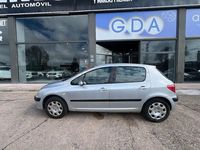 Usado Peugeot 307 90 CV (66 kW) 2002 Gris / plata Berlina