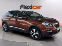 Usado Peugeot 3008 Allure 131 CV (96 kW) 2020 Marrón SUV