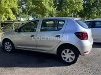 Usado Dacia Sandero Lauréate 75 CV (55 kW) 2017 Gris / plata Berlina