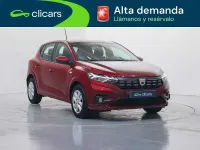 Usado Dacia Sandero Comfort 101 CV (74 kW) 2022 Rojo Utilitario