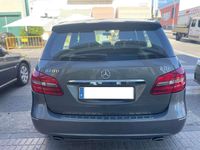 Usado Mercedes B180 109 CV (80 kW) 2012 Gris / plata Monovolumen