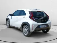 Usado Toyota Aygo X Play 72 CV (52 kW) 2024 Blanco SUV
