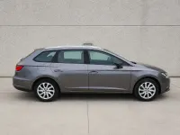 Usado Seat Leon Style 110 CV (80 kW) 2016 Gris / plata Familiar