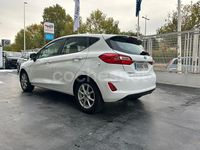 Usado Ford Fiesta Trend 86 CV (63 kW) 2018 Blanco Berlina