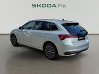 Usado Skoda Scala Selection 115 CV (84 kW) 2025 Gris plata Utilitario