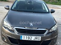 Usado Peugeot 308 Active 100 CV (73 kW) 2016 Gris / plata Berlina