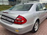 Usado Mercedes E200 122 CV (89 kW) 2005 Gris Berlina