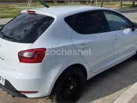 Usado Seat Ibiza CONNECT 95 CV (69 kW) 2015 Blanco Berlina