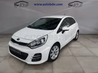 Käytetty Kia Rio 84 HP (61 kW) 2016 Valkoinen Viistoperä