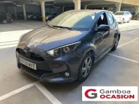 Usado Toyota Yaris Hybrid Active 116 CV (85 kW) 2025 Gris / plata Berlina