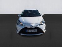 Usado Toyota Yaris Hybrid Active 100 CV (73 kW) 2019 Blanco Berlina