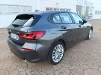 Usado BMW 118 Comfort Edition 150 CV (110 kW) 2021 Gris / plata Berlina