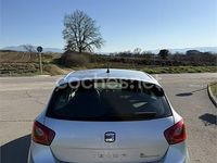 Usado Seat Ibiza Reference 75 CV (55 kW) 2011 Gris / plata Berlina