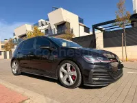 Usado VW Golf VII GTI 245 CV (180 kW) 2019 Negro Berlina