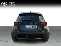 Usado Toyota Yaris Hybrid Plus 130 CV (95 kW) 2025 Gris / plata Berlina