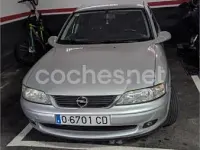Usado Opel Vectra 115 CV (84 kW) 1999 Gris / plata Berlina