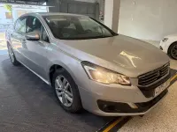 Usado Peugeot 508 Active 120 CV (88 kW) 2017 Gris / plata Berlina