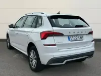Usado Skoda Kamiq Ambition 110 CV (80 kW) 2021 Blanco SUV