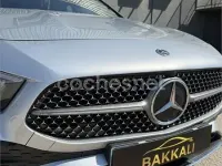 Usado Mercedes A180 136 CV (100 kW) 2024 Gris / plata Berlina