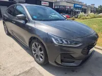 Usado Ford Focus ST-Line 155 CV (114 kW) 2023 Gris / plata Berlina