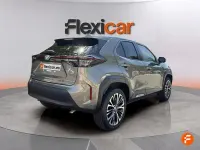 Usado Toyota Yaris Cross Style 116 CV (85 kW) 2022 Gris / plata SUV