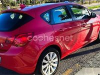 Usado Opel Astra Enjoy 110 CV (80 kW) 2011 Rojo Berlina