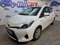 Usado Toyota Yaris Hybrid Advance 100 CV (73 kW) 2013 Blanco Berlina