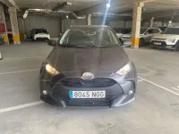 Usado Toyota Yaris Active 116 CV (85 kW) 2025 Gris Utilitario