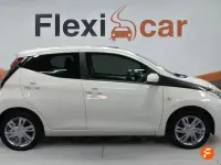 Usado Toyota Aygo X-cite 69 CV (50 kW) 2018 Blanco Utilitario