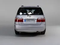 Usado Kia Carens Active 140 CV (102 kW) 2006 Gris / plata Monovolumen