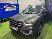 Usado Ford Kuga ST-Line 150 CV (110 kW) 2017 Gris / plata SUV