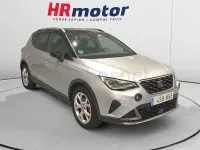 Usado Seat Arona FR 150 CV (110 kW) 2024 Gris / plata SUV