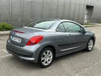 Usado Peugeot 207 CC 120 CV (88 kW) 2008 Gris / plata Descapotable