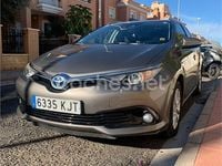 Usado Toyota Auris Hybrid Active 136 CV (100 kW) 2018 Gris / plata Familiar