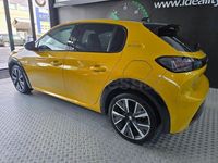 Usado Peugeot 208 GT-line 100 CV (73 kW) 2020 Amarillo Utilitario